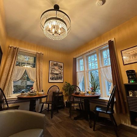 The Inn On Bay Gravenhurst Εξωτερικό φωτογραφία