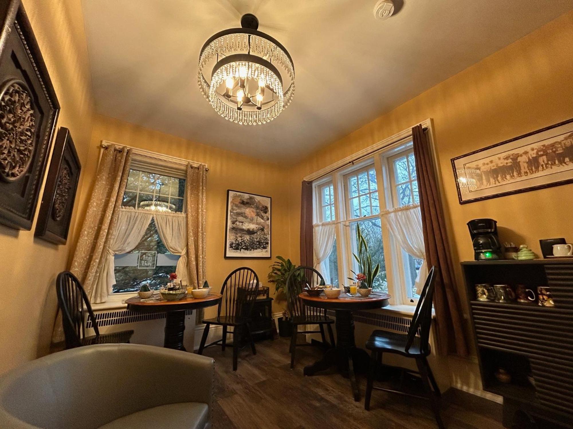 The Inn On Bay Gravenhurst Εξωτερικό φωτογραφία