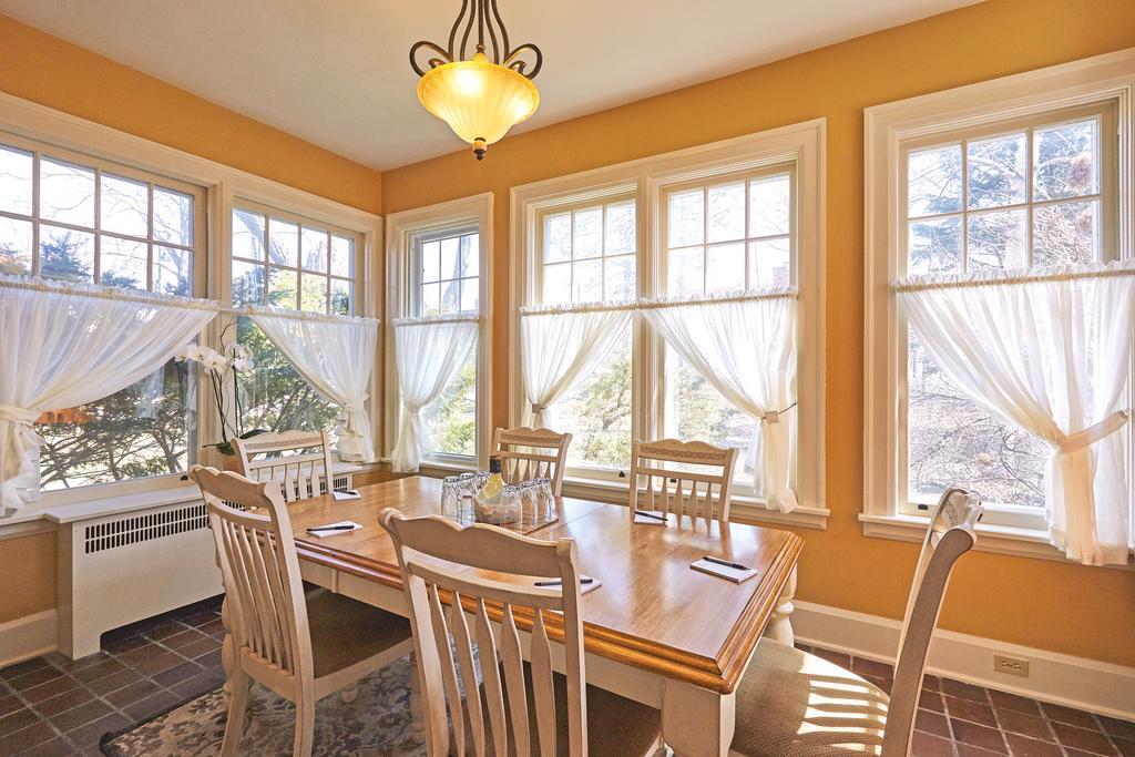The Inn On Bay Gravenhurst Εξωτερικό φωτογραφία
